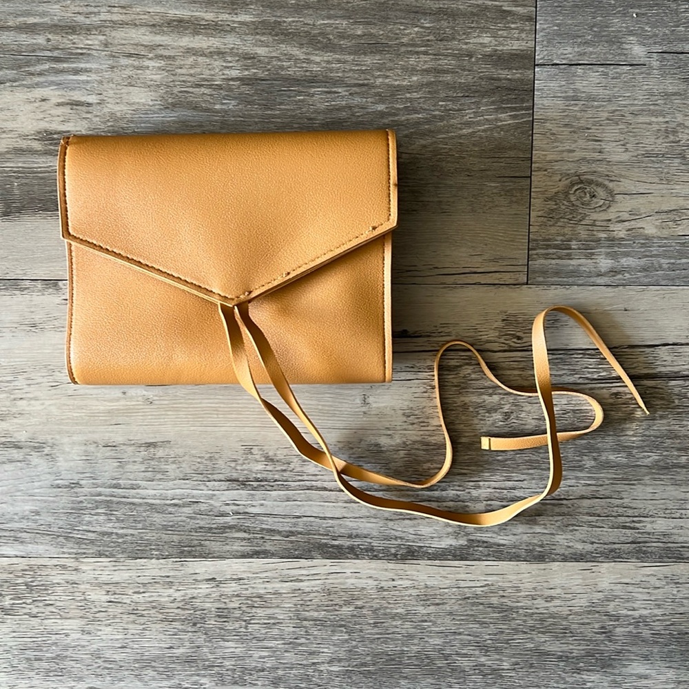 NWT Tech Organizer Roll Purse
